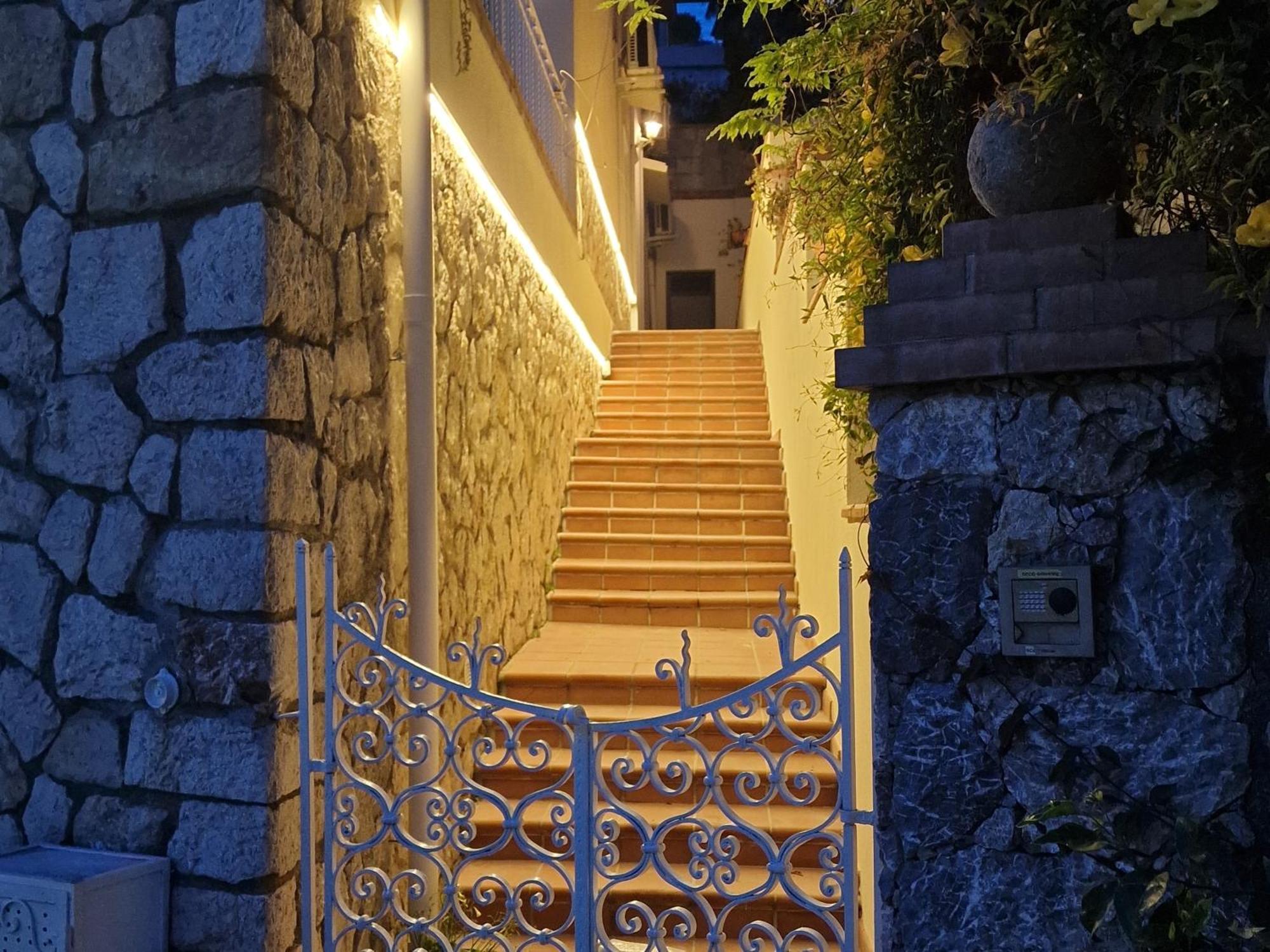 Donna Rosa - Your Home In تاورمينا المظهر الخارجي الصورة